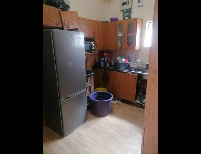 6 BEDROOM HOUSE FOR SALE IN BEZUIDENHOUT VALLEY